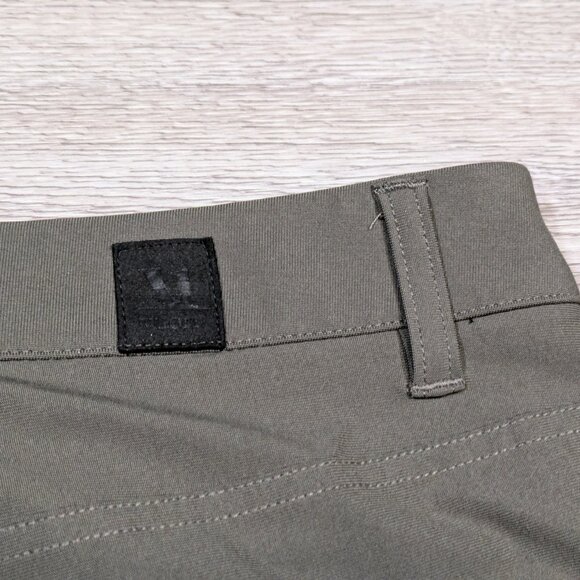 Vuori Men's 34 Meta Performance Dark Oregano Golf Pants Athletic Slim Fit V430 - Picture 9 of 14